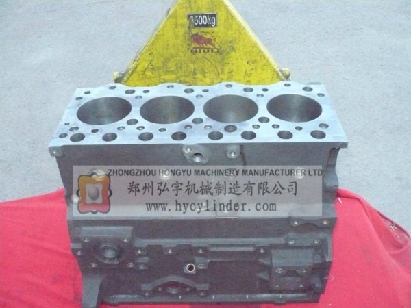 4D95 cylinder block for komatsu engine-Hongyu Machinery Manufacturer LTD
