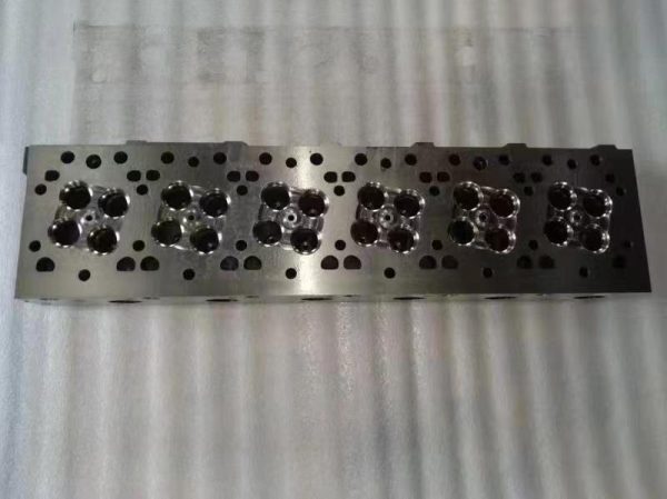 6090 CYLINDER HEAD